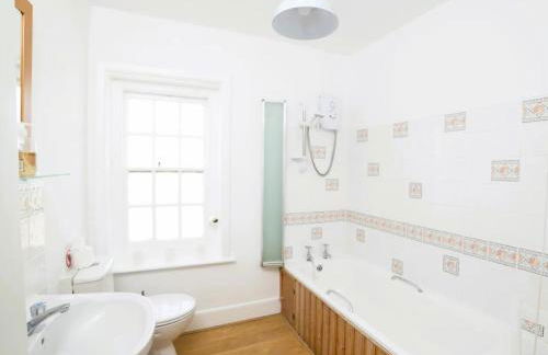 Coastguard Cottage - Foto 18