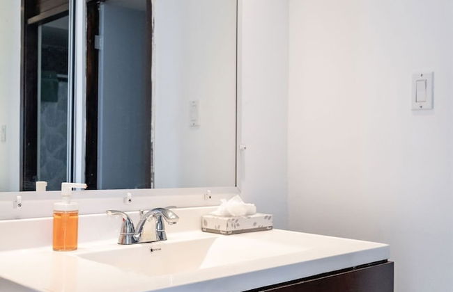 Maria Beach 1BDR Oceanfront Pool Parking - Photo 28