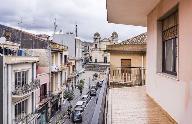 Zafferana Apartment with Balcony - Foto 18