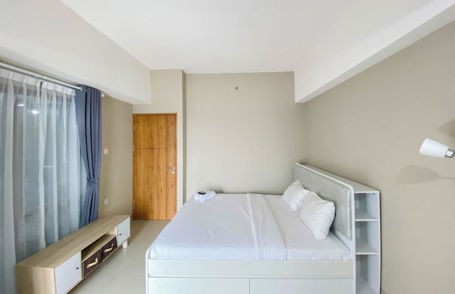Homey and Nice 1BR at LRT City Jatibening Apartment - Photo 7