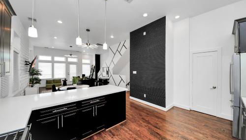 AMAZING ROOFTOP! DOWNTOWN SKYLINE VIEWS!!! SLEEPS 15 - Foto 3