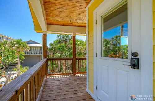 Dog Friendly Loft STEPS from Beach with Gas Barbecue Grill and Upstairs Deck! - Foto 8