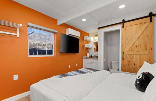 Gorgeous Home with Heated Pool In Downtown! - Foto 36