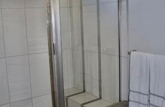 Modern Mini Golf Oasis - Foto 35