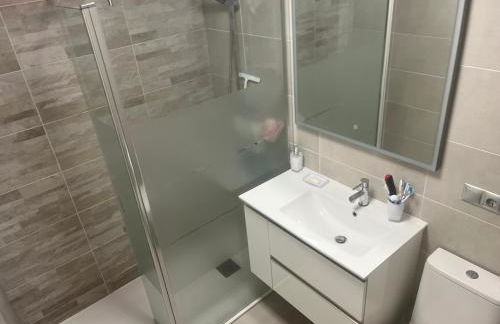 Stunning 3 bedroom Large House in Great Location - Foto 15