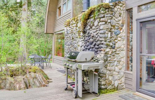 Riverfront Skykomish Cabin with Private Hot Tub! - Foto 22