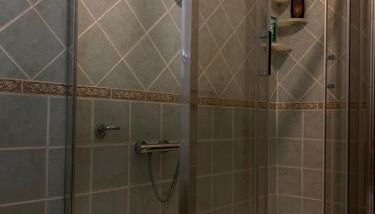 Corona Apartments - Foto 4, Shower
