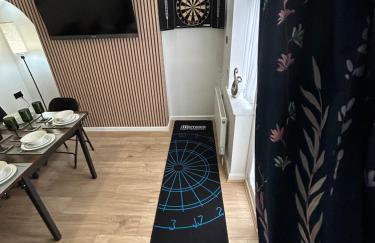 Spaghetti House 6 Bedroom with Large Off-Road Driveway Great for Crews in Vicinity of Starcity and City Centre - Foto 3