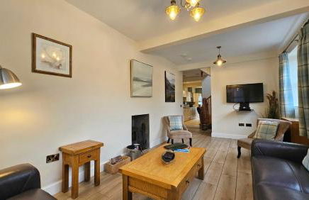 Rose Cottage with Hot Tub - Photo 12