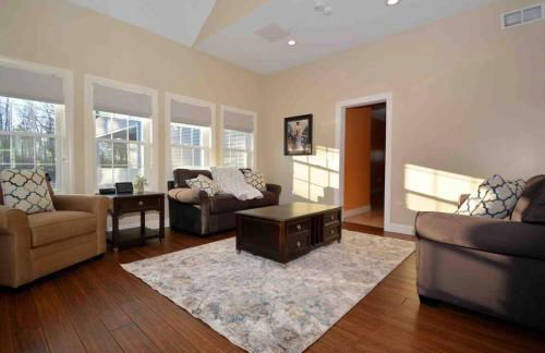 9 Bedroom Saratoga Retreat, In-Ground Heated Pool, HotTub, Firepit, Gourmet Kitchen, Private Office - Foto 71