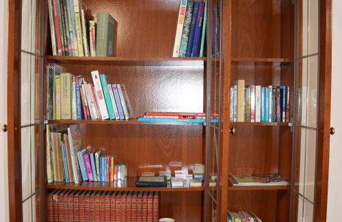 Maison spacieuse avec jardin, BBQ, table de ping-pong, proche commerces, pour 9 personnes et bébés - FR-1-581-96 - Foto 6