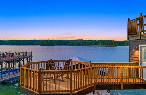 North Shore Lake - Lakefront Escape, Dock Access and Mountain Views! - Photo 49