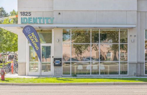 Chic and Modern Getaway with Gym 5 Min to Downtown - Foto 27