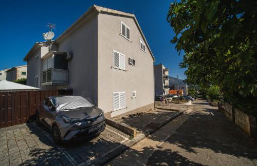 Violet Red Yellow Apartments - Foto 49