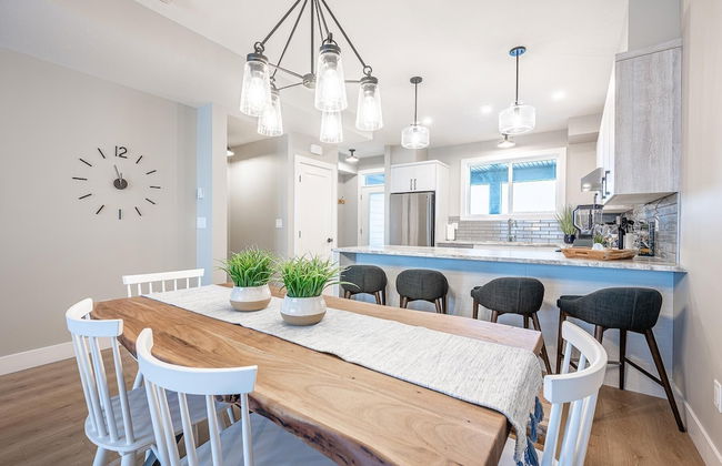 Grizzly Ridge Getaway Brand New, Hot Tub, Sleeps 11 - Photo 12