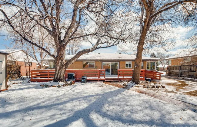 The Meadowlark Manor Spacious Backyard & Hot Tub - Photo 30