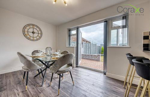 3 Bedroom Blissful Living for Contractors and Families by Coraxe Short Stays - Photo 23