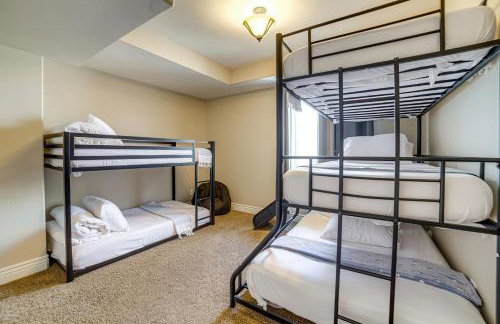 Rigby Gem with Hot Tub Theater Game Room Grill - Foto 19