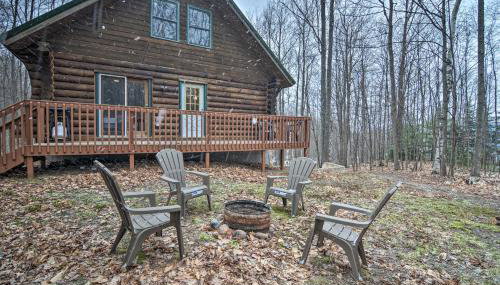 Secluded Gaylord Cabin with Deck, Fire Pit and Grill! - Foto 2