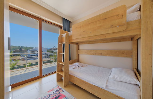 Talia deniz manzaralı 4 odalı lüks Villa - Foto 7