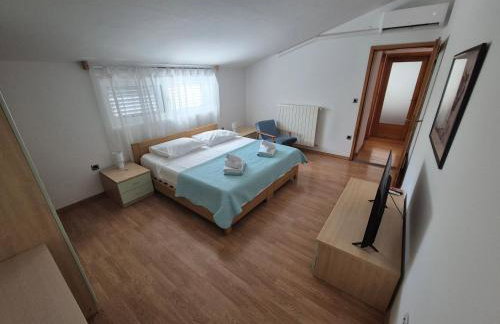 Sunny Garden Villa with Pool - Foto 24