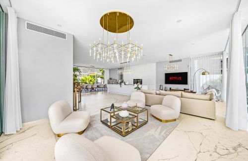 Luxury Villa with Heated Pool & Jacuzzi Near Costa Adeje Golf - Photo 26