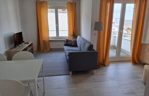 Ruhige und praktisch möblierte 2 Zi Wohnung 52 qm - Foto 1