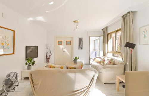 C9 Roomy Luminous 5 Bedroom in Town - Foto 7