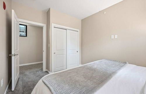 NEW 3BR Stylish Downtown Apartment - Foto 29