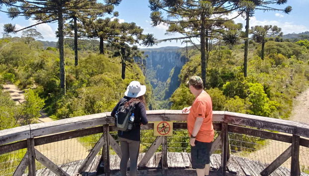Contemplando il paesaggio della zona