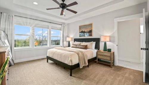 Relaxing Sauna Retreat Fire Pit and Swing Set - Foto 4