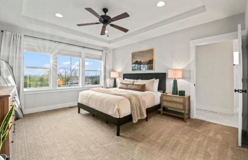 Relaxing Sauna Retreat Fire Pit and Swing Set - Foto 4