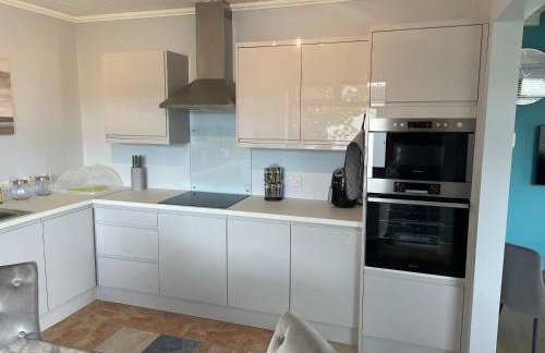 Beautiful 3-Bed House in Sunny Killough Down - Foto 14