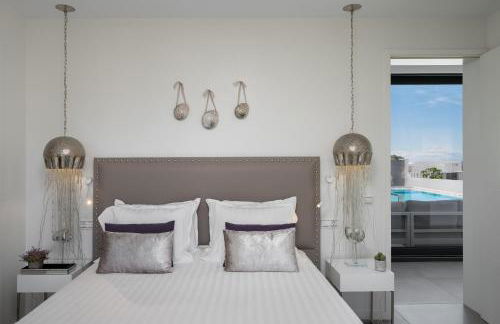 4-Bedroom Modern Villa with Sea View - Photo 29