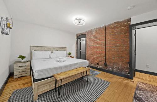 Unique Black Home in the Heart of Shelby Park - Foto 36