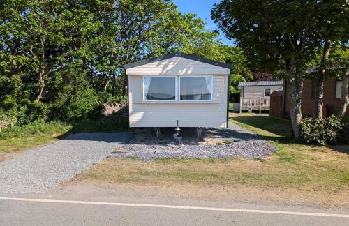 Lush Lake View - Photo 2