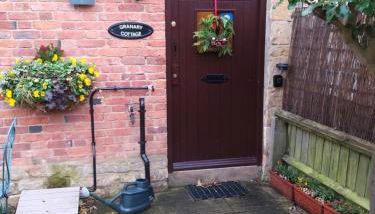 Granary Cottage - Photo 1