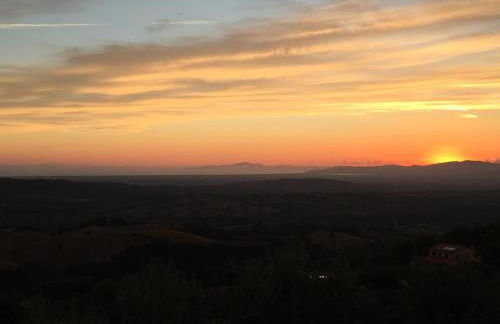 PODERE TORRICELLE 69B Pancole Gr, seaview infinity pool, jacuzzi, sauna, exclusive villa with 2 bedrooms for 4 - If you total 5 or 6 people there is an independent suite in main villa with private ensuite bathroom, kitchenette and garden dining area - Foto 27