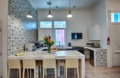 Best Location! 4 BR! Next to French QT by YouRent - Foto 76