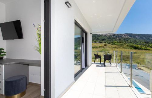 Villa Supernus II with Heated Pool - Photo 31