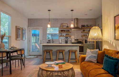 The Backyard Bliss - 4BR Heated Pool & Ping Pong - Foto 13