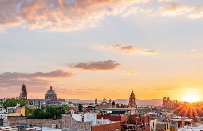 Casa Esperanza, 2BR Designer Charm + Rooftop Views - Foto 38