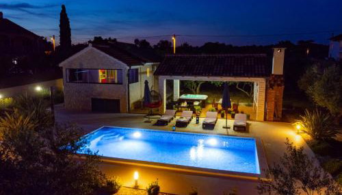 Villa Lorema-pet friendly on 5000 sqm garden,pool, jacuzzi, billiard&PS5 - Foto 4