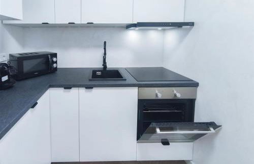 ALFA Stuttgart Doppelzimmer Teeküche Porsche Bosch l Gemeinschaftsbad WIFI SmartTV l Double room with kitchenette and shared bathroom BS21A9 - Foto 15