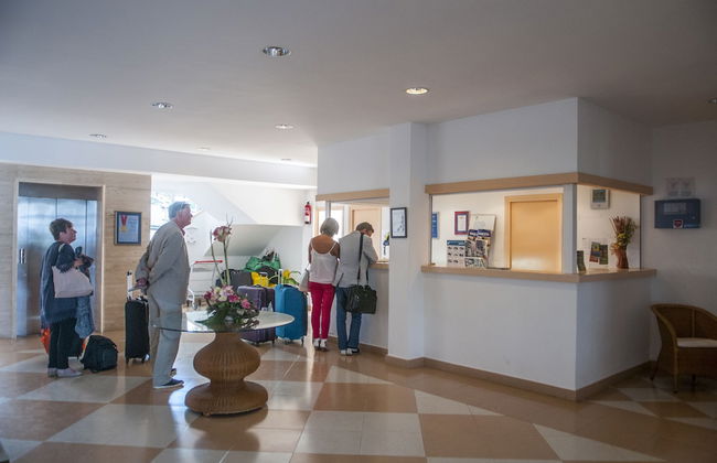 Vistamar Apartamentos - Photo 2