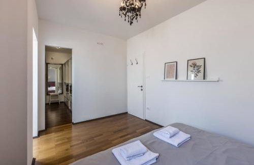 Central Park Apartment with Terrace - Photo 20