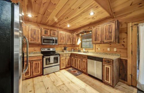 The cozy cabin get away with hot tub - Foto 10