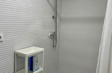 1 linea de playa puerto deportivo Vistas al mar recién reformado - Photo 26