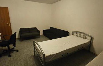 Zentralgelegene Wohnung im EG - Foto 1