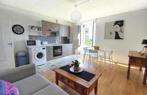 Number 22 - Le Dorat - Apartment 4 with garden & free parking - Foto 2
